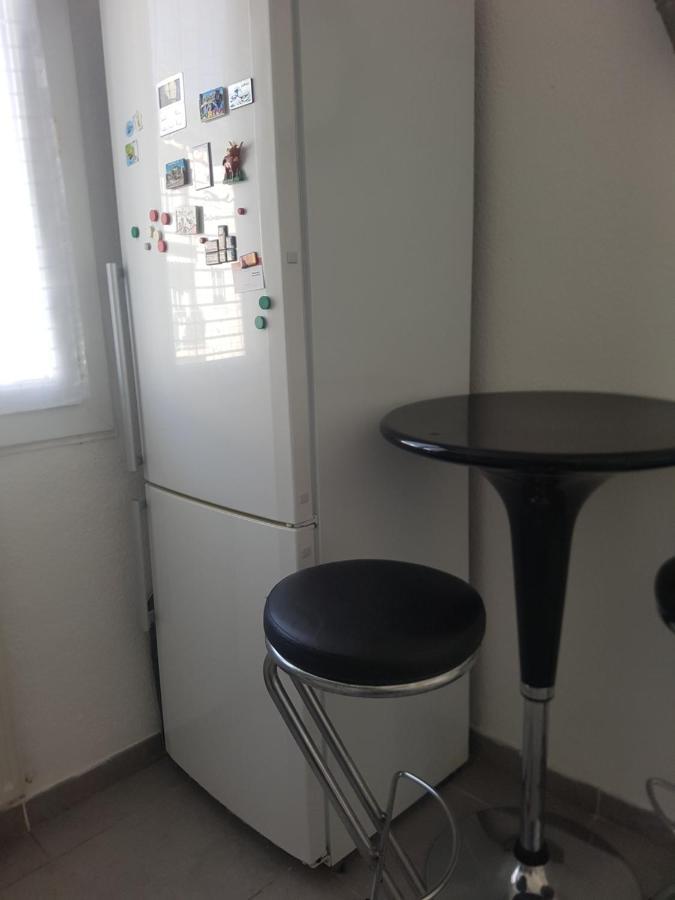 Logement Entier - Appartement T4 Hypercentre Dans Une Rue Calme - Stationnement Gratuit Tarbes Ngoại thất bức ảnh