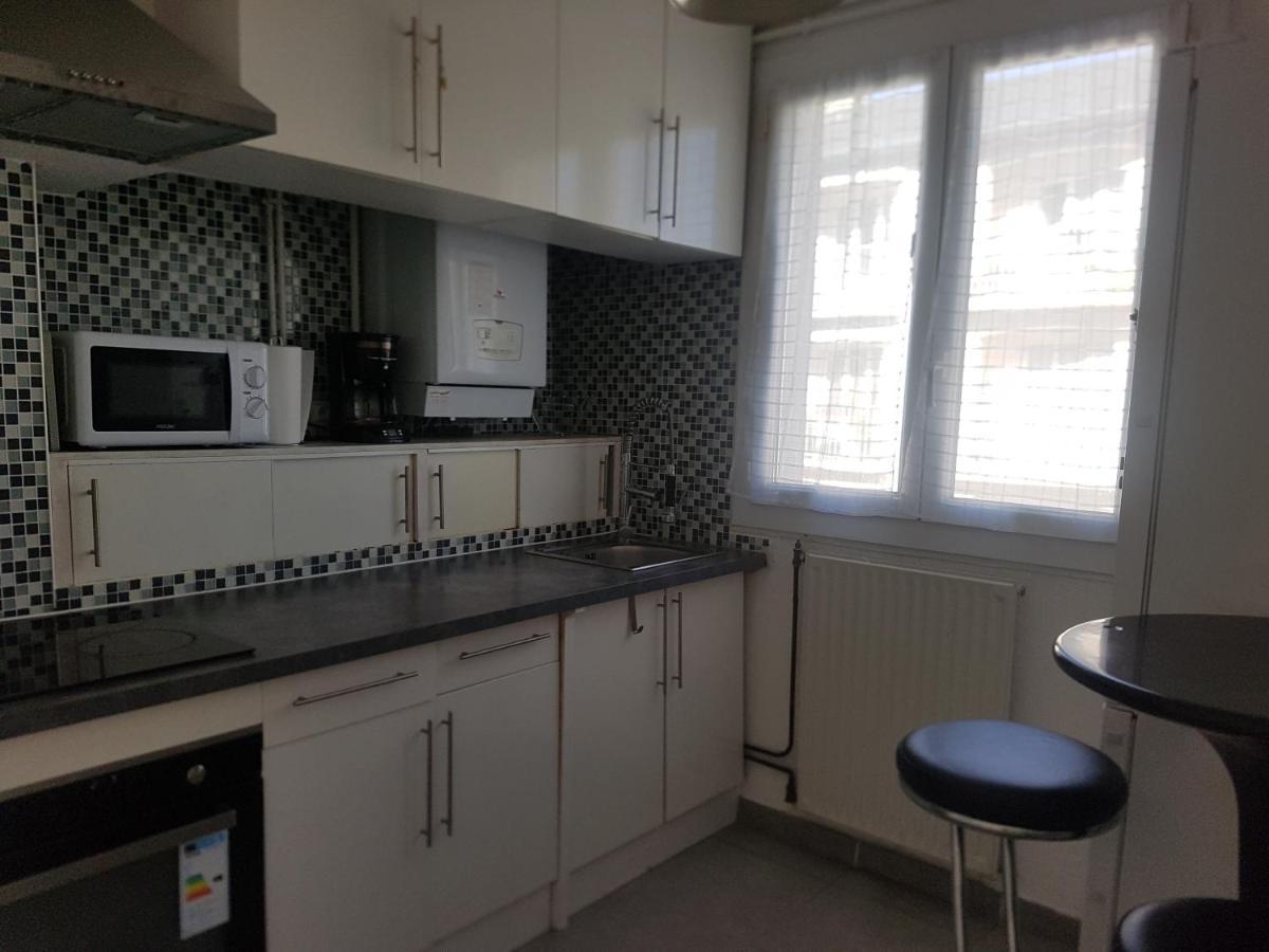 Logement Entier - Appartement T4 Hypercentre Dans Une Rue Calme - Stationnement Gratuit Tarbes Ngoại thất bức ảnh