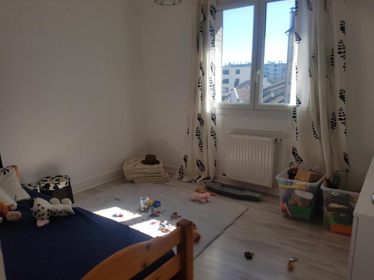 Logement Entier - Appartement T4 Hypercentre Dans Une Rue Calme - Stationnement Gratuit Tarbes Ngoại thất bức ảnh