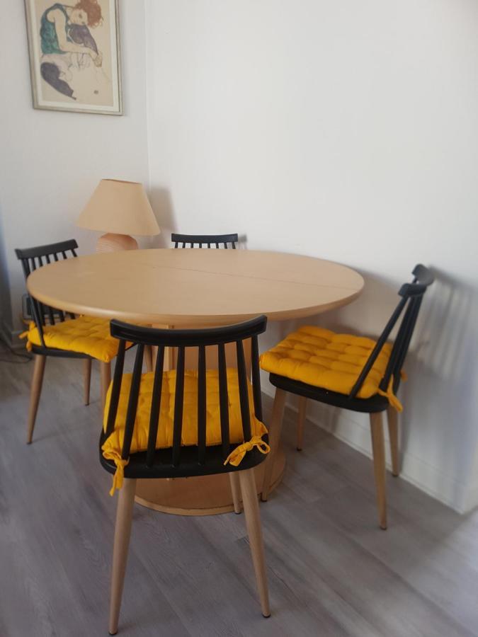 Logement Entier - Appartement T4 Hypercentre Dans Une Rue Calme - Stationnement Gratuit Tarbes Ngoại thất bức ảnh